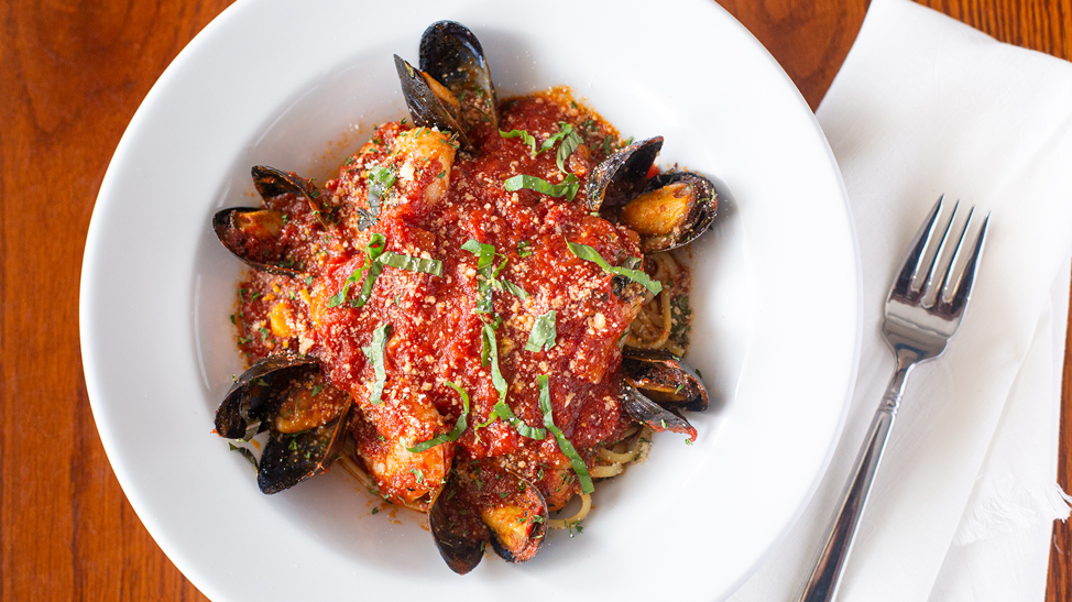 Cafe Luna at Ramada Inn | restaurant | 1100 Tamiami Trail N, Naples, FL 34102, USA | 2392345323 OR +1 239-234-5323