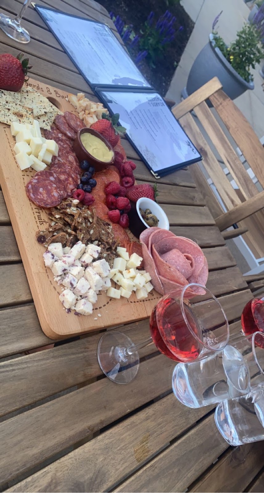 Boards & Baskets | restaurant | 167 East Bridge St, Homestead, PA 15120, USA | 4125302194 OR +1 412-530-2194