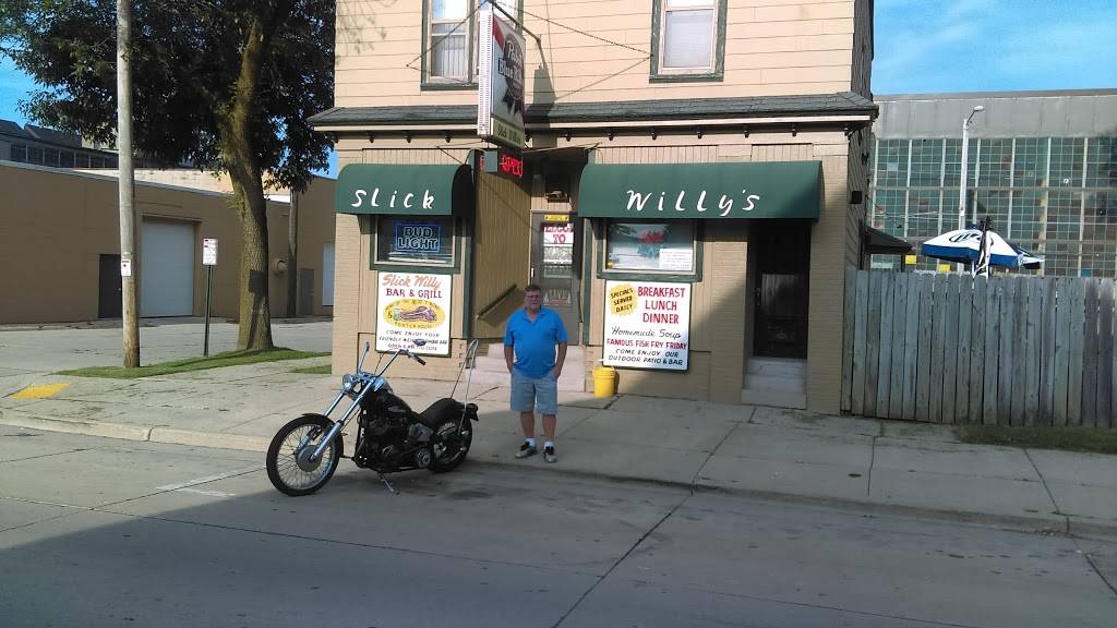 Slick Willys | restaurant | 2301 12th Ave, South Milwaukee, WI 53172, USA | 4147621974 OR +1 414-762-1974