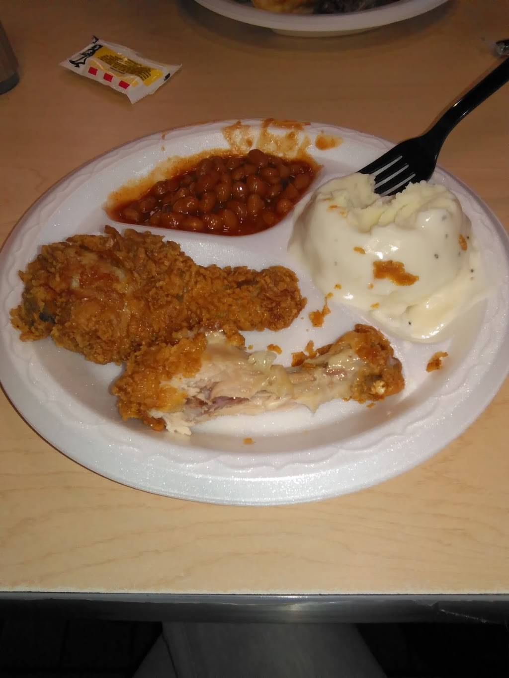 KFC | restaurant | 1308 Princeton Ave, Ponca City, OK 74601, USA | 5807624049 OR +1 580-762-4049