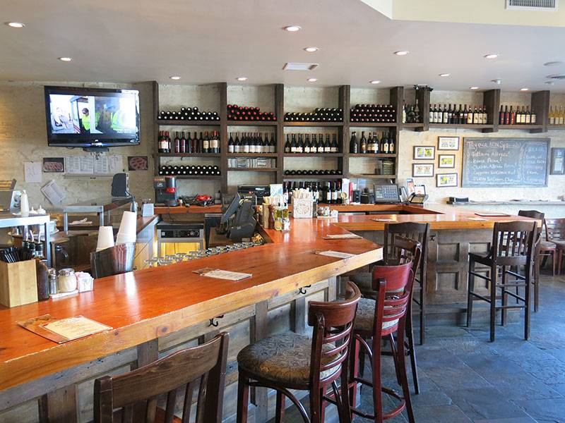 Olivella’s Neo Pizza Napoletana | restaurant | 6465 E Mockingbird Ln #525, Dallas, TX 75214, USA | 4697302626 OR +1 469-730-2626