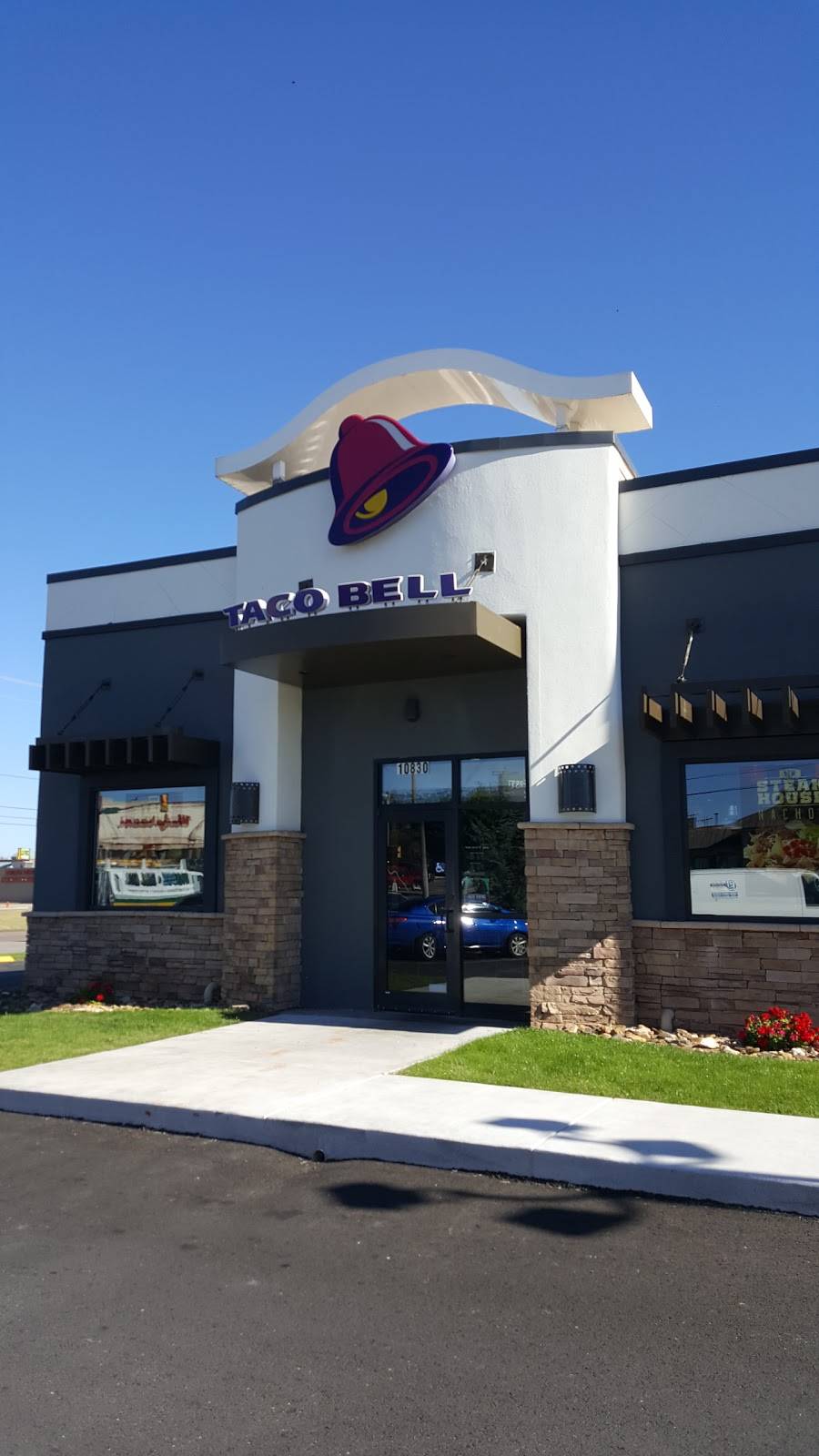 Taco Bell | meal takeaway | 10830 N Rockwell Ave, Oklahoma City, OK 73162, USA | 4057218850 OR +1 405-721-8850
