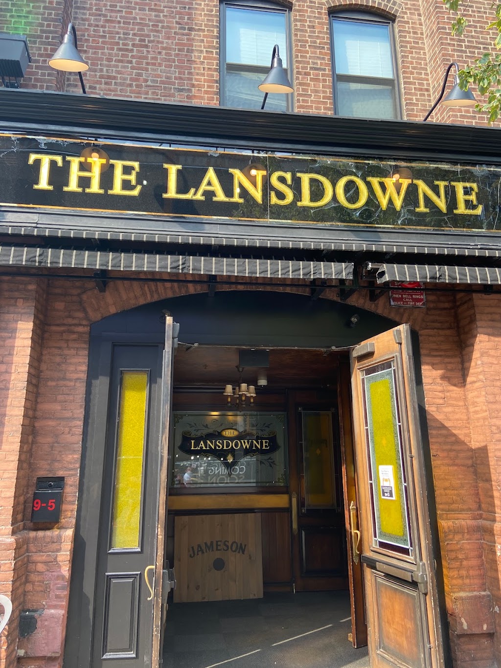 Lansdowne Pub | restaurant | 9 Lansdowne St, Boston, MA 02215, USA | 6172471222 OR +1 617-247-1222