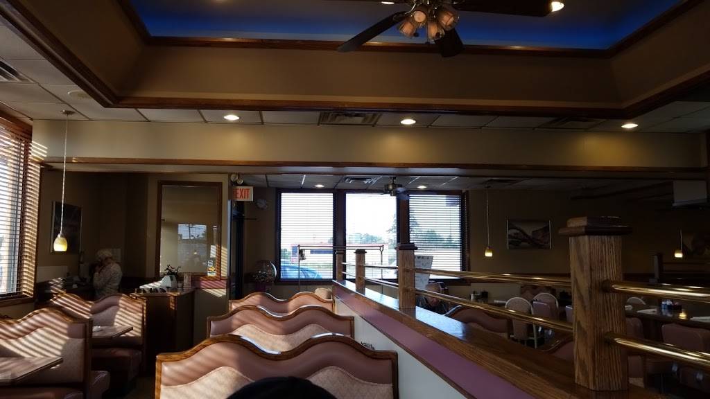 Papas Pancake House | restaurant | 7606 Pendleton Pike, Indianapolis, IN 46226, USA | 3175460494 OR +1 317-546-0494