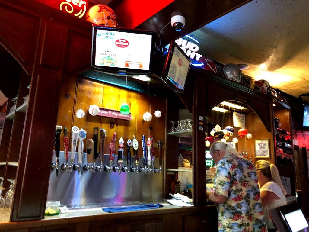 Slyders Tavern | restaurant | 836 Watervliet Ave, Dayton, OH 45420, USA | 9372581222 OR +1 937-258-1222