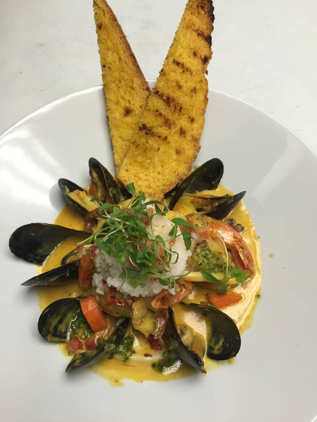 Bloom Restaurant | restaurant | 2315 Bloor St W, Toronto, ON M6S 1P1, Canada | 4167671315 OR +1 416-767-1315