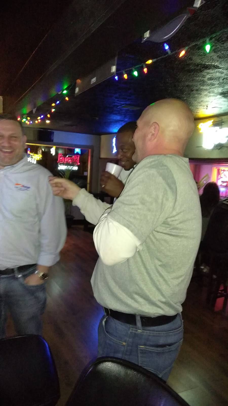 Hollys Pour House | restaurant | 907 Ulrich Ave, Louisville, KY 40219, USA | 5029660654 OR +1 502-966-0654