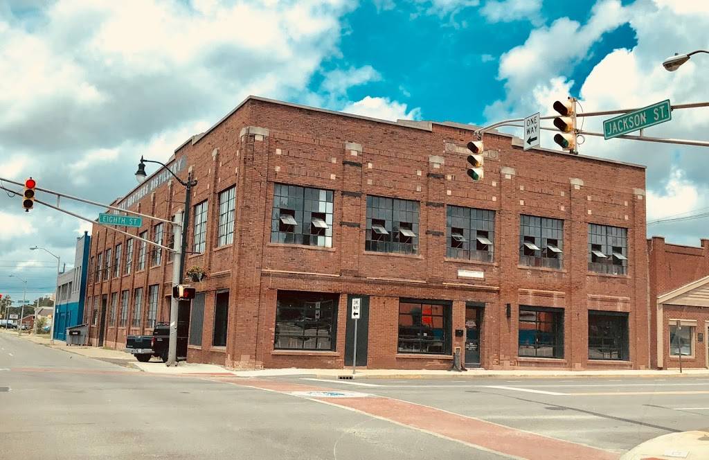 Oakley Brothers Distillery | restaurant | 34 W 8th St, Anderson, IN 46016, USA | 7652745590 OR +1 765-274-5590