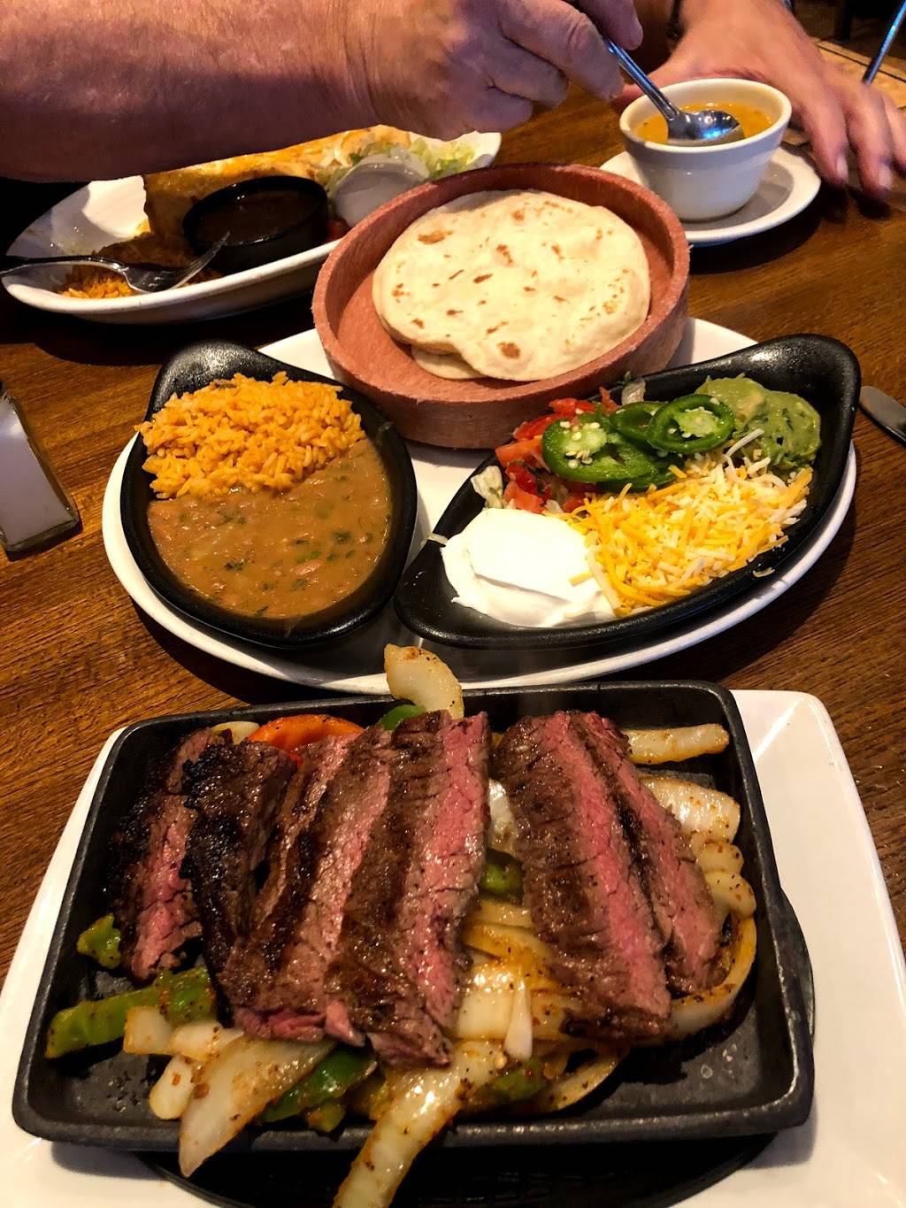 Hacienda Colorado | restaurant | 10500 Bierstadt Way, Englewood, CO 80112, USA | 3038588588 OR +1 303-858-8588