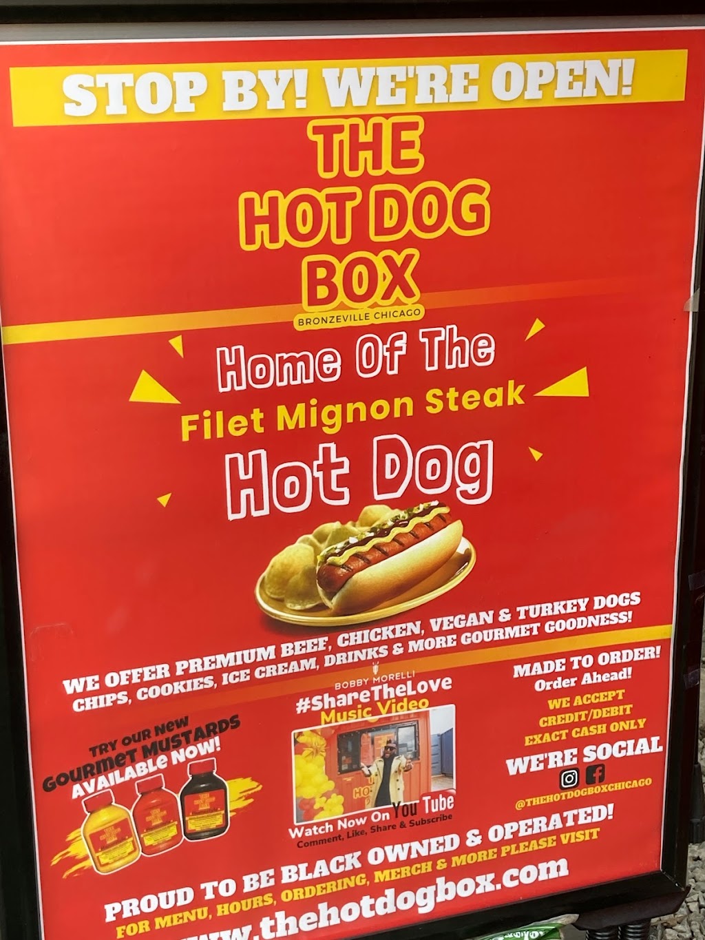 The Hot Dog Box Bronzeville | restaurant | 332 E 51st St, Chicago, IL 60615, USA | 7087304379 OR +1 708-730-4379
