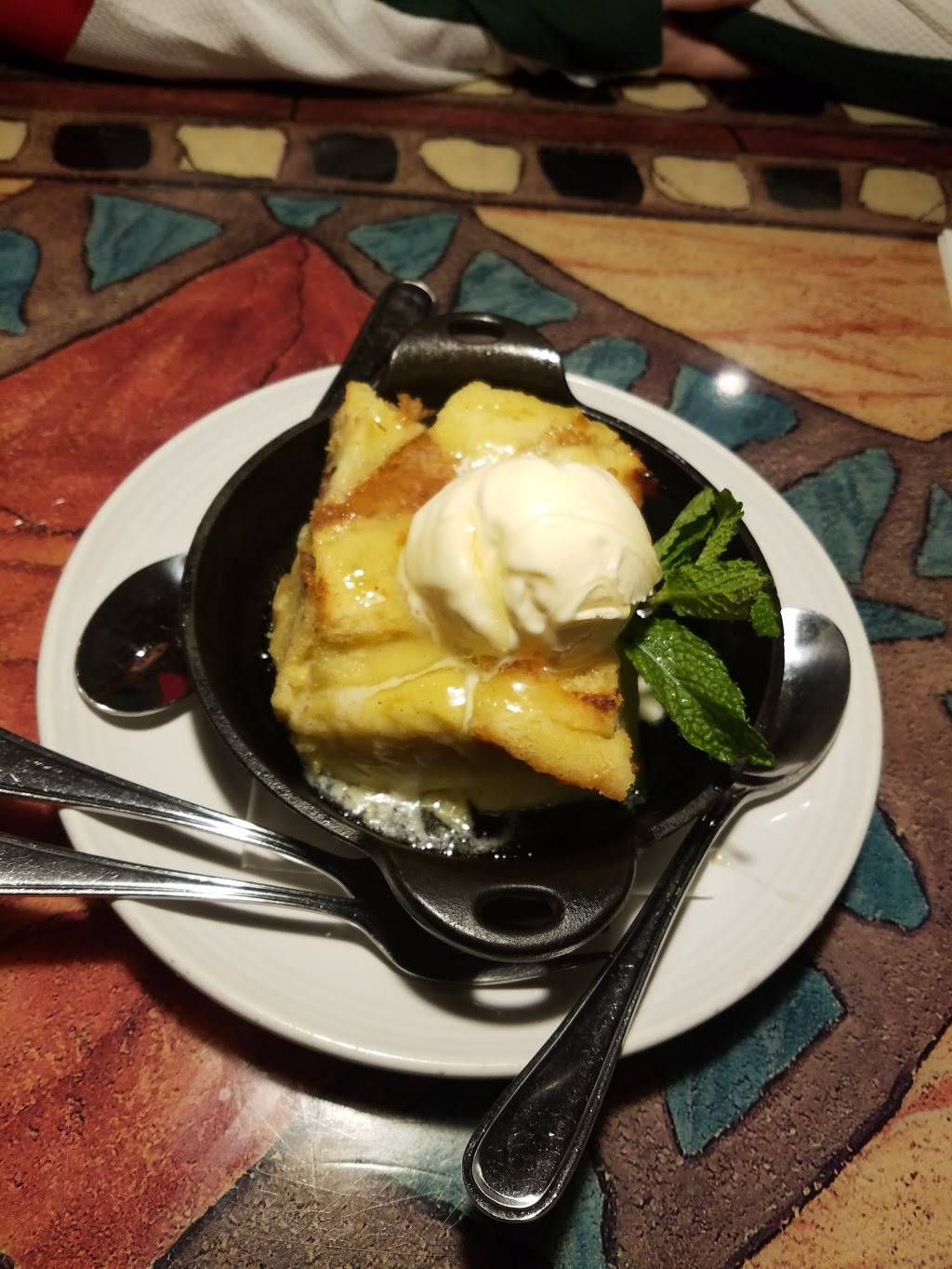 Carrabbas Italian Grill | restaurant | 2815 Geyser Dr, Colorado Springs, CO 80906, USA | 7195271126 OR +1 719-527-1126