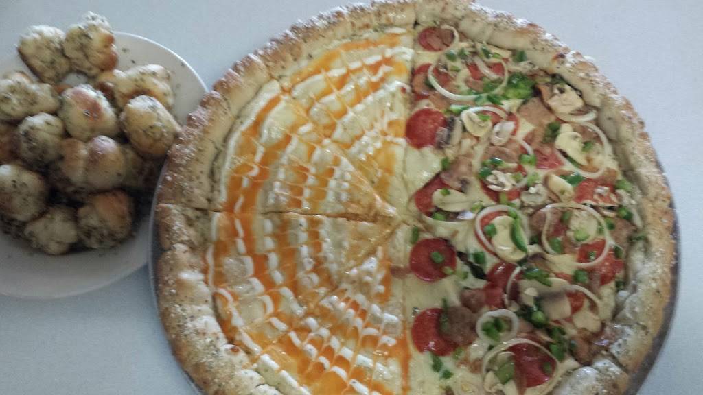 Nias Pizzeria | restaurant | 41 Kings Plaza, Oley, PA 19547, USA | 6109873676 OR +1 610-987-3676