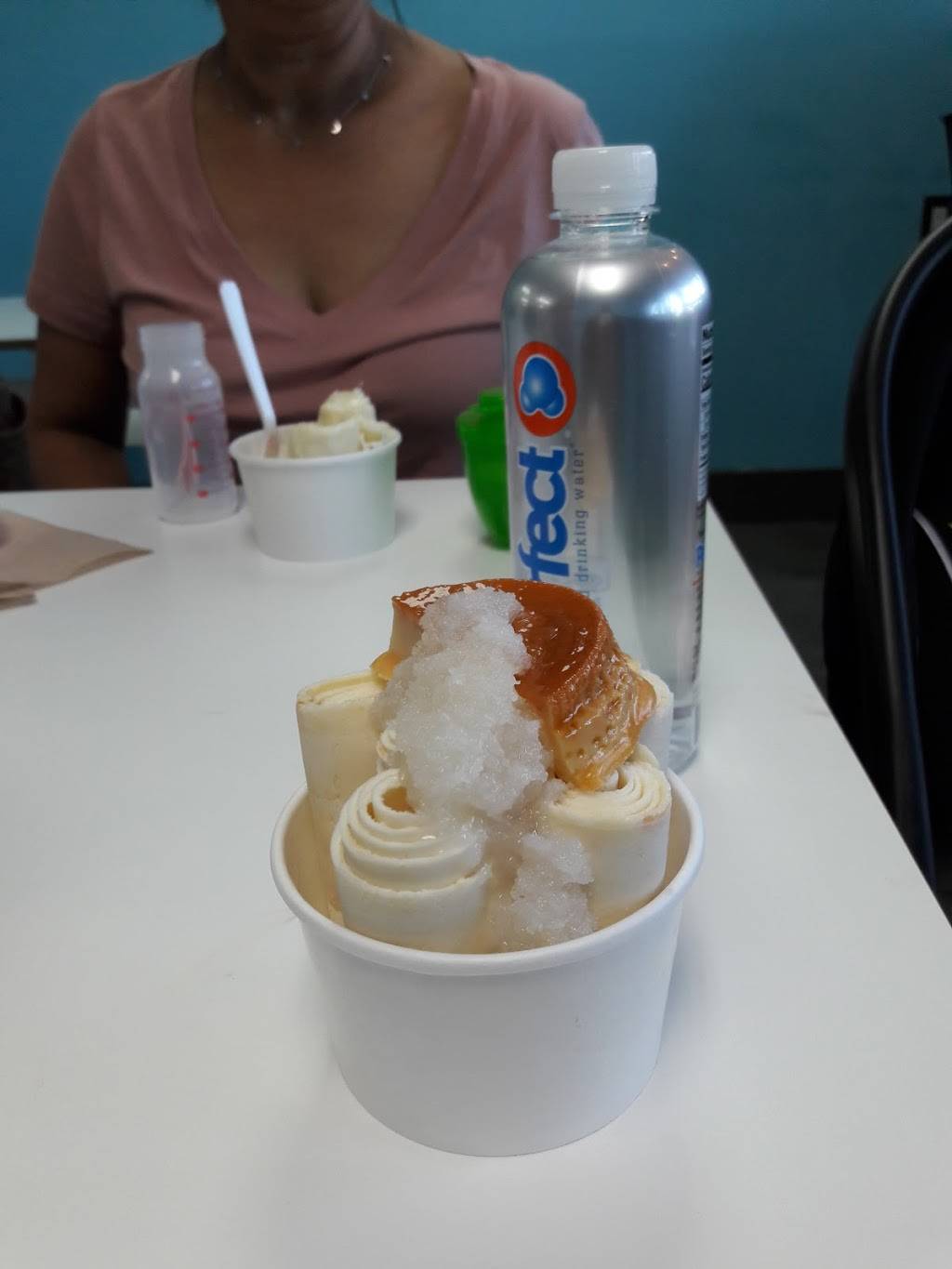 Iceberg Rolls | restaurant | 5946 W 16th Ave, Hialeah, FL 33012, USA | 3058469933 OR +1 305-846-9933