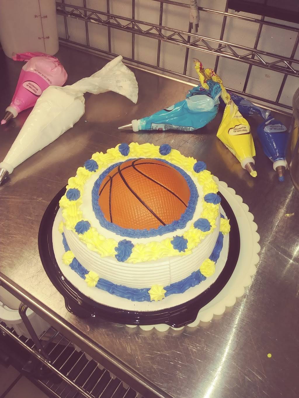 Dairy Queen Grill & Chill | restaurant | 1110 Mineral Wells Ave, Paris, TN 38242, USA | 7313883225 OR +1 731-388-3225