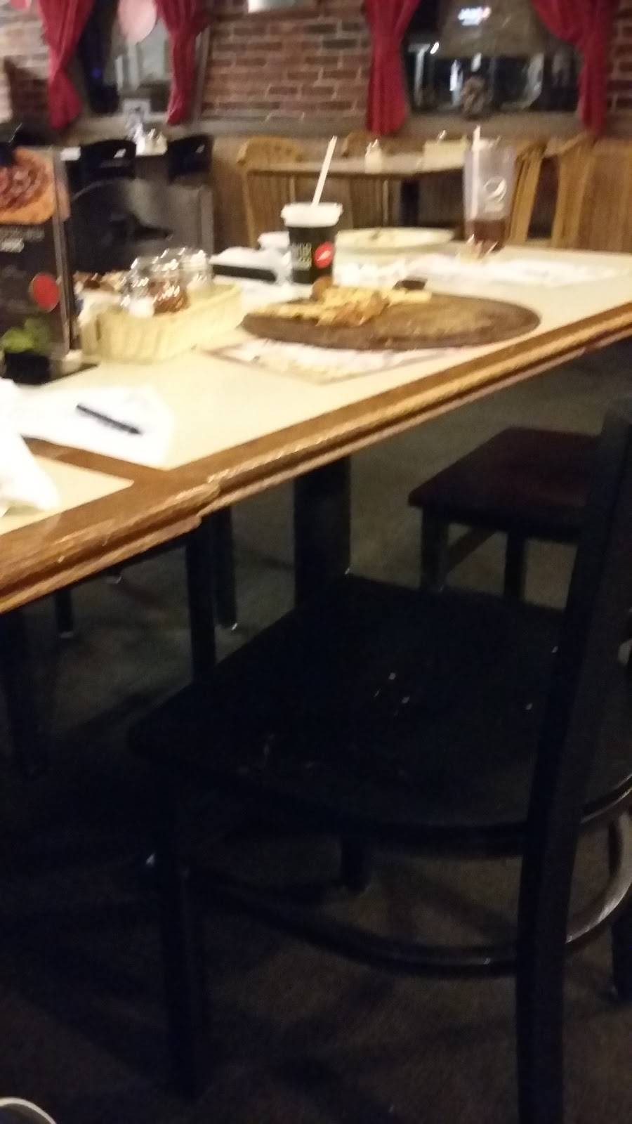 Pizza Hut | meal takeaway | 1205 E Edwardsville Rd, Wood River, IL 62095, USA | 6182598075 OR +1 618-259-8075