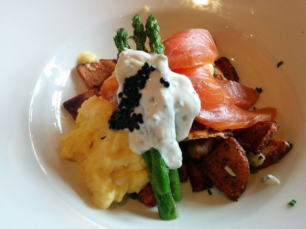 Bistro La Cohue | restaurant | 3440 Chemin des Quatre-Bourgeois, Québec, QC G1W 2L3, Canada | 4186591322 OR +1 418-659-1322