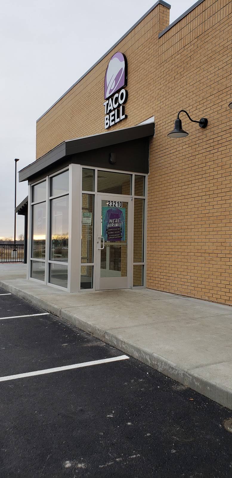 Taco Bell | meal takeaway | 23210 Volbrecht Rd, Crete, IL 60417, USA | 7088922102 OR +1 708-892-2102