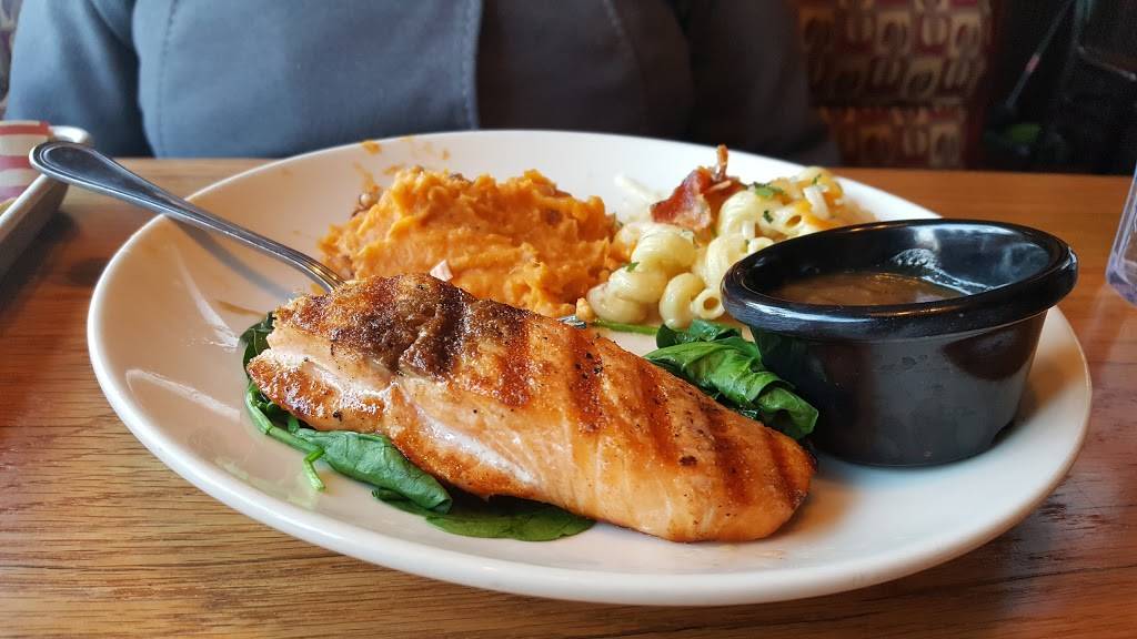 Applebees Grill + Bar | restaurant | 6270 S Cedar St, Lansing, MI 48911, USA | 5178828320 OR +1 517-882-8320