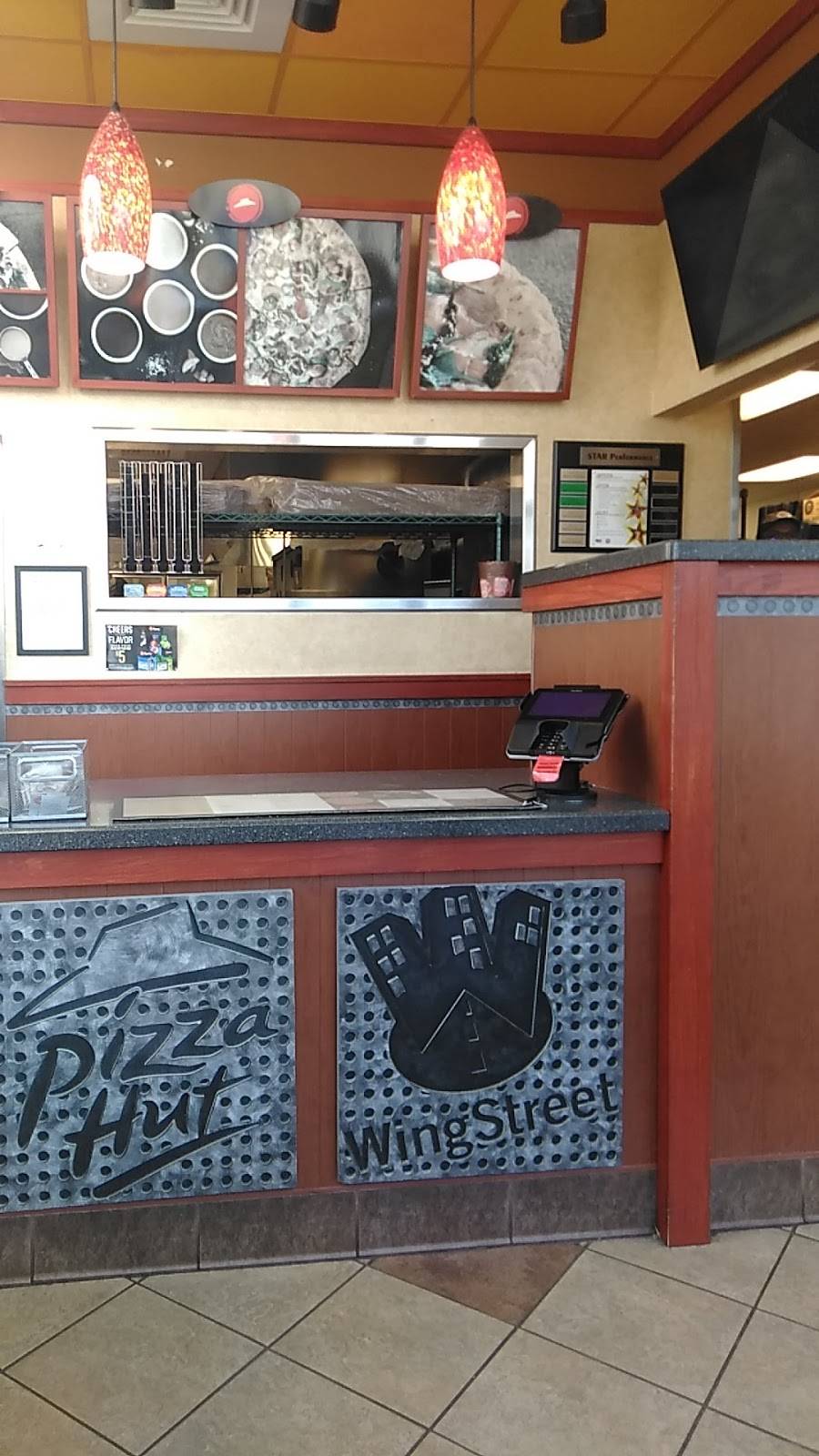 Pizza Hut | meal takeaway | 11591 Gladiolus Dr, Fort Myers, FL 33908, USA | 2394827030 OR +1 239-482-7030