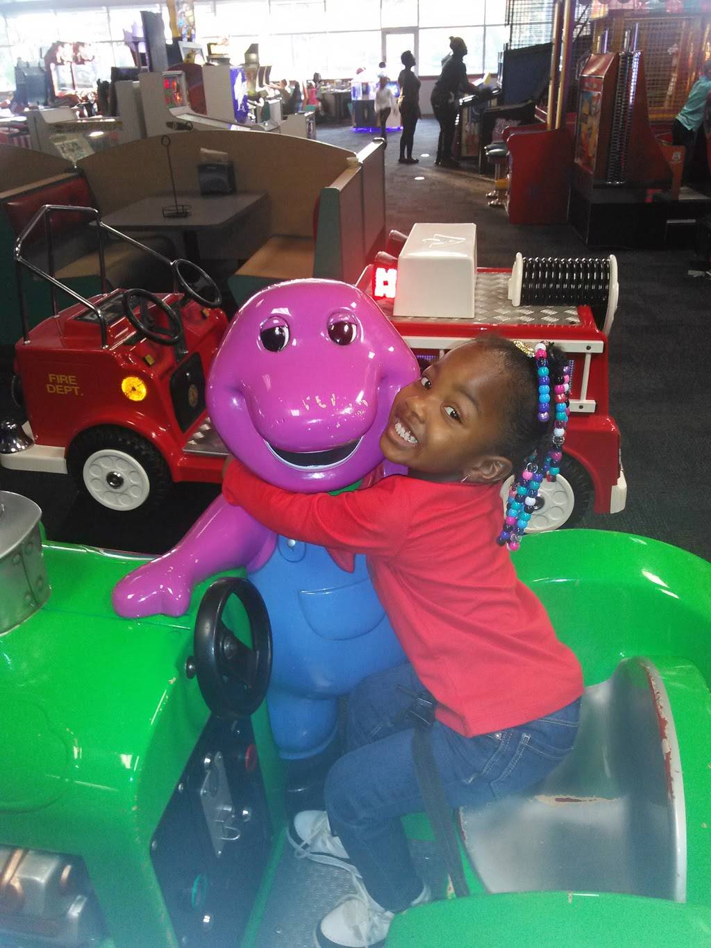 Chuck E. Cheese | restaurant | 5 Towne Centre Way, Hampton, VA 23666, USA | 7578279150 OR +1 757-827-9150