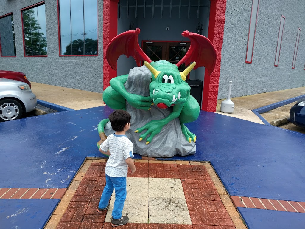Petes Party Castle | restaurant | 2040 Schillinger Rd S, Mobile, AL 36695, USA | 2512811990 OR +1 251-281-1990