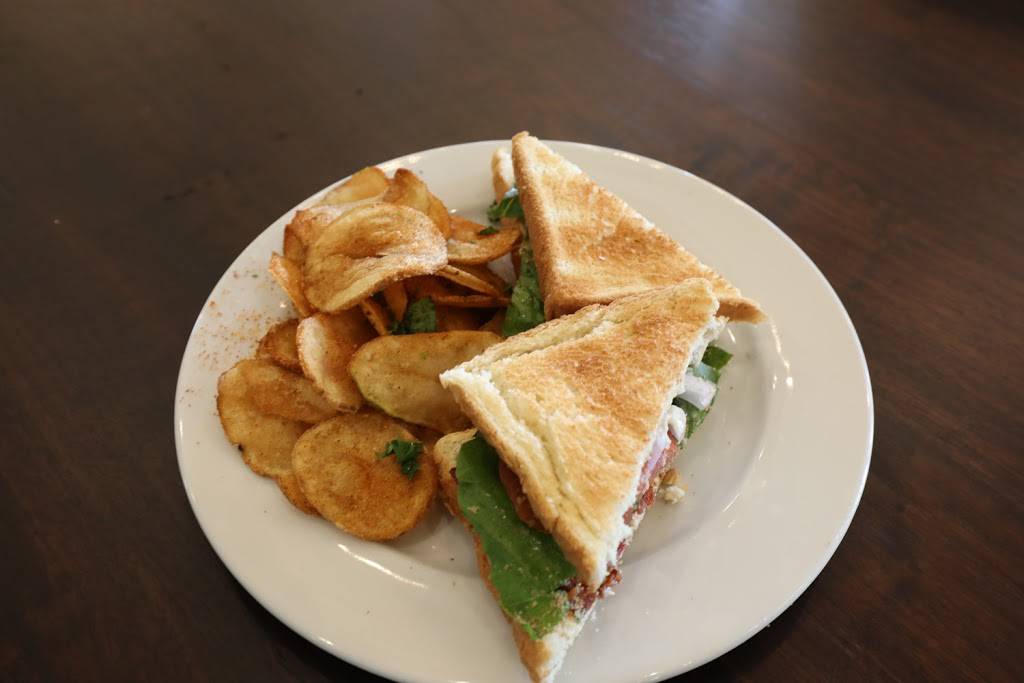 Chimney Oaks Bar & Grill | restaurant | 148 Chimney Oaks Drive, Homer, GA 30547, USA | 7066773335 OR +1 706-677-3335