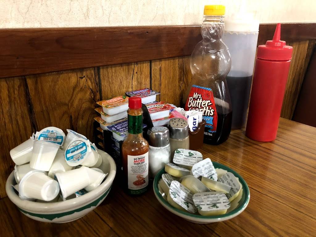 Ted & Maries Colonial Inn | restaurant | 6416 Stadium Dr, Oshtemo, MI 49077, USA | 2693751057 OR +1 269-375-1057