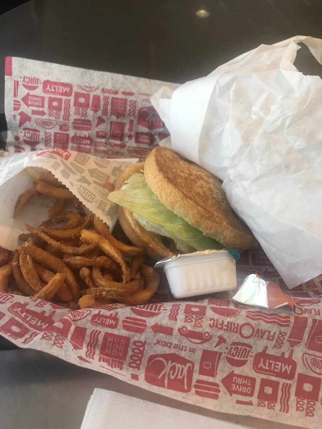 Jack in the Box | restaurant | 3434 14th St, Riverside, CA 92501, USA | 9517812104 OR +1 951-781-2104