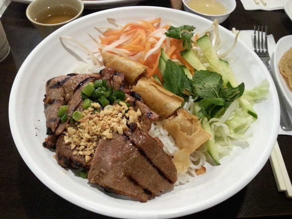 Mi Pho Song Vu | restaurant | 1070 Stone Church Rd E, Hamilton, ON L8W 3K8, Canada | 9056674830 OR +1 905-667-4830