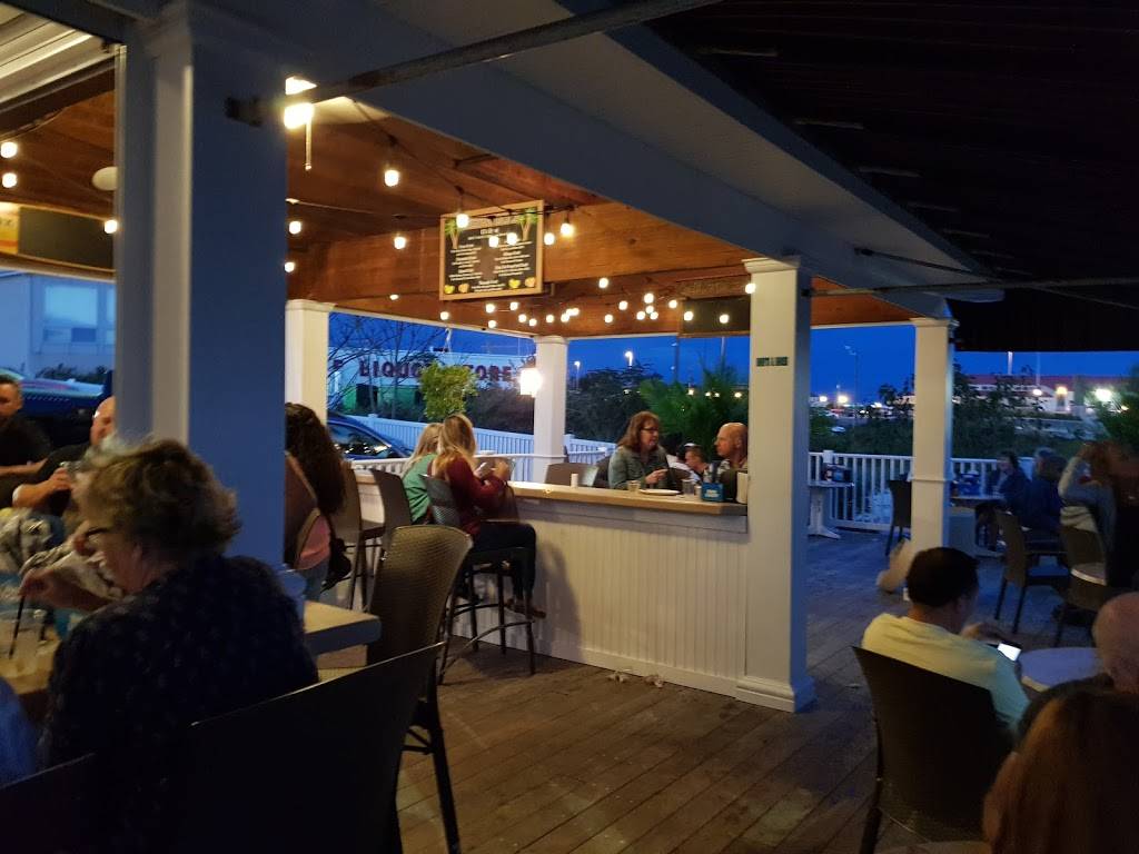 Crabby Jacks | restaurant | 2 Broadway, Somers Point, NJ 08244, USA | 6099277377 OR +1 609-927-7377