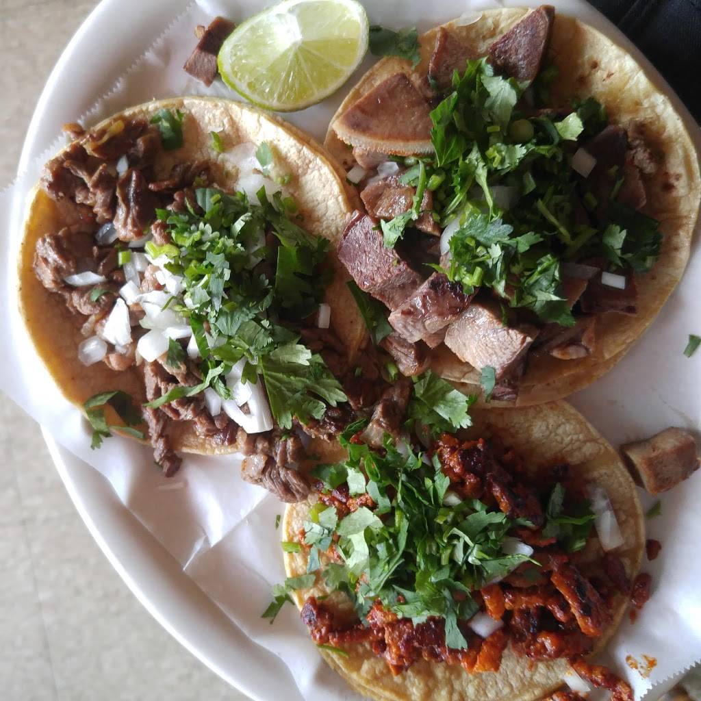 Los Toritos | restaurant | 1825 W Montrose Ave, Chicago, IL 60613, USA | 7739295404 OR +1 773-929-5404