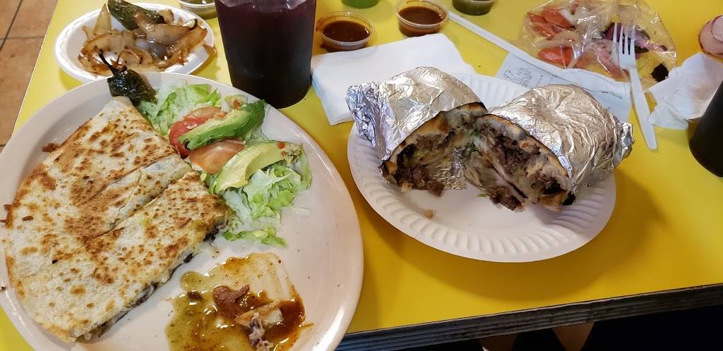 Tacos El Primo | restaurant | 19059 W Valley Blvd, Bloomington, CA 92316, USA | 9098774828 OR +1 909-877-4828