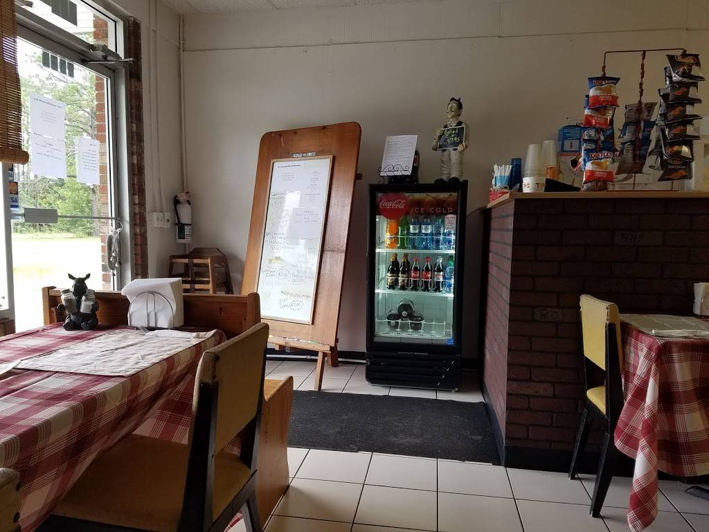 Debbies Bistro | restaurant | 882-A W River Rd, Palatka, FL 32177, USA | 3863295282 OR +1 386-329-5282