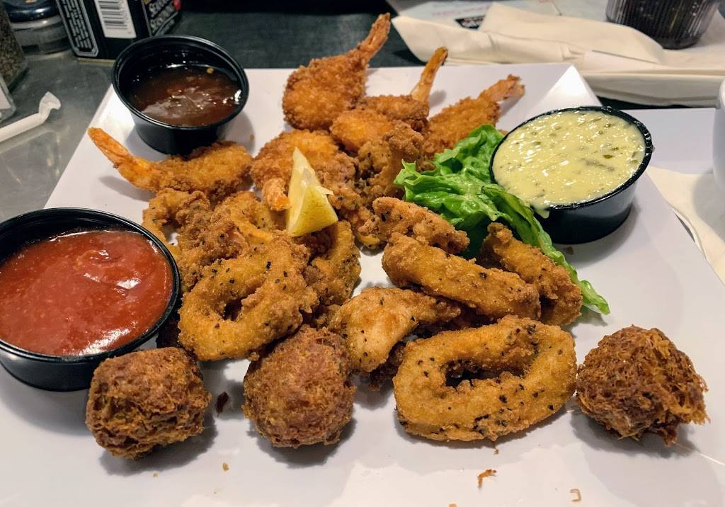 Phillips Seafood | restaurant | 5501 Josh Birmingham Pkwy, Charlotte, NC 28208, USA | 7043594663 OR +1 704-359-4663