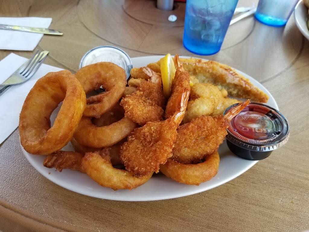 Marblehead Galley | restaurant | 113 W Main St, Lakeside Marblhd, OH 43440, USA | 4197985356 OR +1 419-798-5356