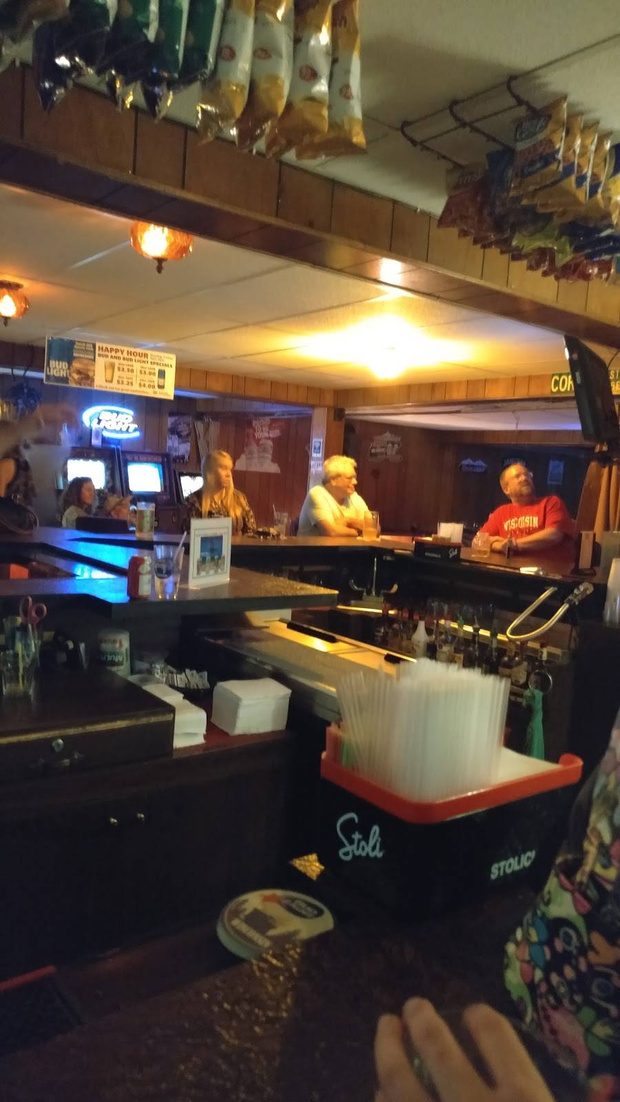 Dutch Mill Sports Club | restaurant | 4112, 4818 Dutch Mill Rd, Madison, WI 53716, USA | 6082222508 OR +1 608-222-2508