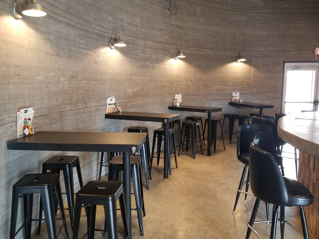 Carolina Watershed | restaurant | 141 E Carolina Ave, Memphis, TN 38126, USA | 9015044749 OR +1 901-504-4749