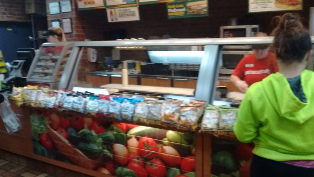 Subway | restaurant | 8530 Hixson Pike, Hixson, TN 37343, USA | 4238422709 OR +1 423-842-2709