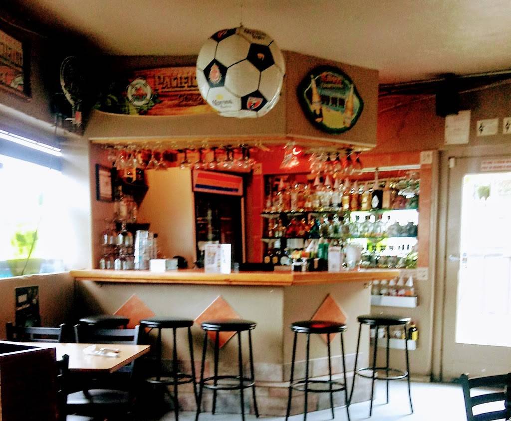 Peppers Mexican Grill | restaurant | 976 SE Baseline St, Hillsboro, OR 97123, USA | 5036818226 OR +1 503-681-8226