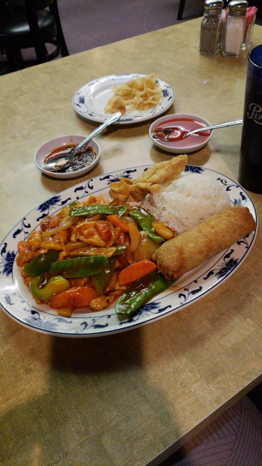 Shangri-La Chinese Restaurant | restaurant | 2855 W Cactus Rd, Phoenix, AZ 85029, USA | 6029933279 OR +1 602-993-3279