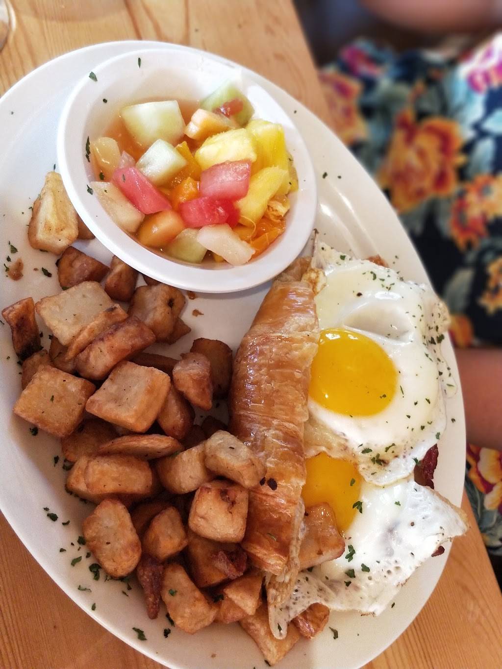 Boulangerie La Farandole | restaurant | 1089 Boulevard de Sainte-Adèle, Sainte-Adèle, QC J8B 2N4, Canada | 4502295225 OR +1 450-229-5225