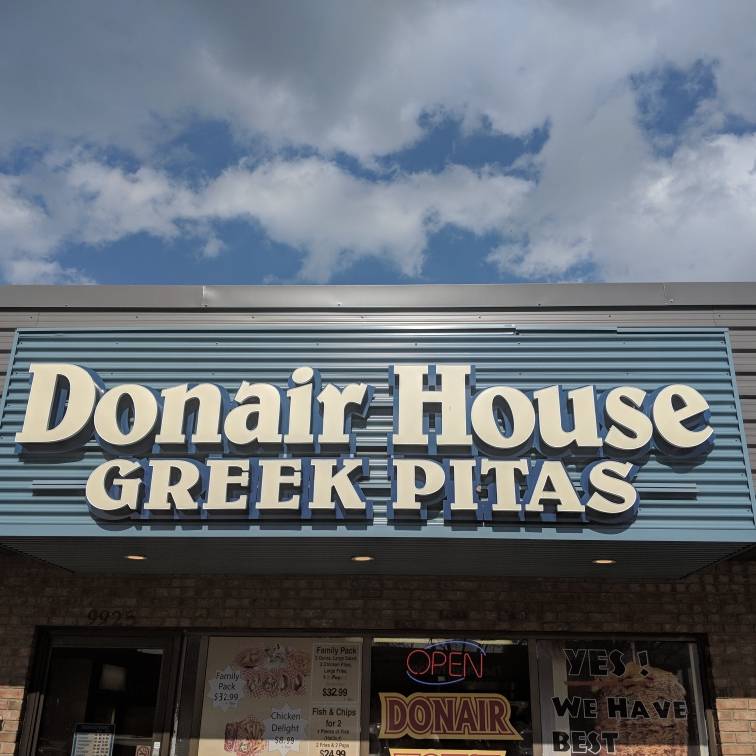 Donair House | restaurant | 9925 Tecumseh Rd E, Windsor, ON N8R 1A5, Canada | 5197357482 OR +1 519-735-7482