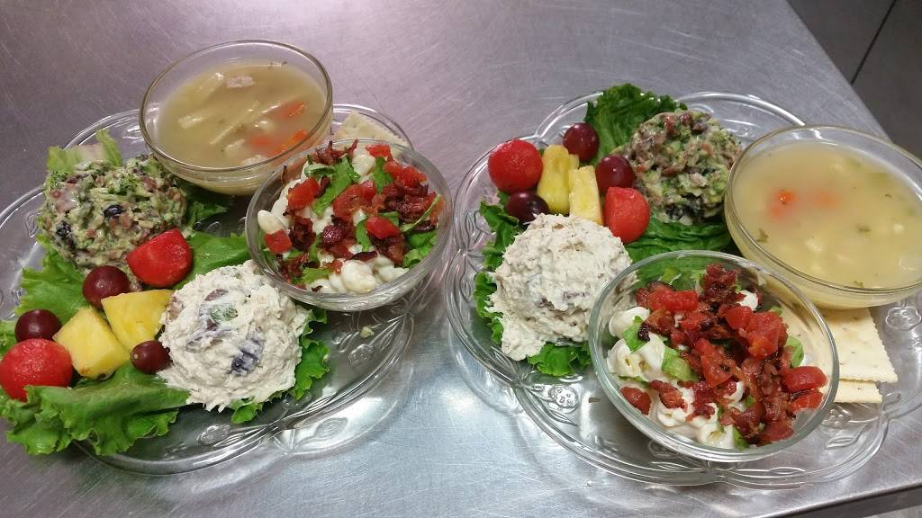 LaTeaDa Tea Room & Gift Shop | restaurant | 1100 S Madison St, Clinton, IL 61727, USA | 2179358855 OR +1 217-935-8855