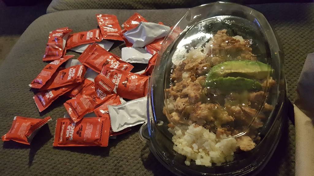 Del Taco | meal takeaway | 421 E 4th St, Perris, CA 92570, USA | 9516579012 OR +1 951-657-9012