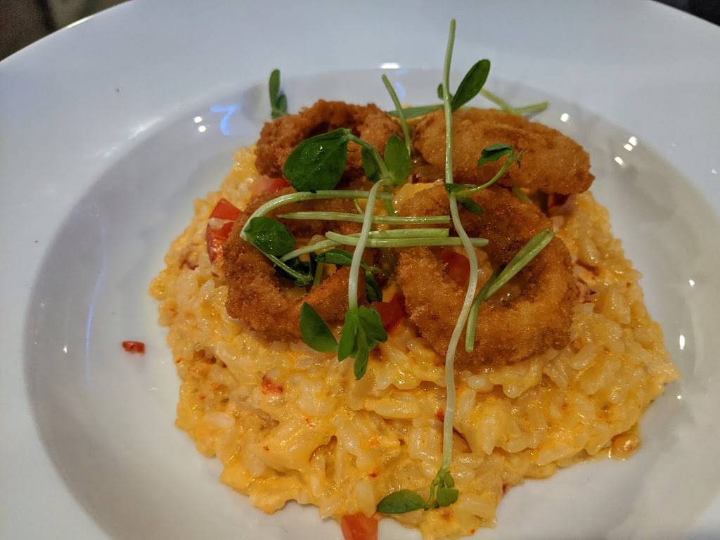 Whitesides Terrace Grille | restaurant | 2035 Kennedy Rd, Scarborough, ON M1T 3V3, Canada | 4162990562 OR +1 416-299-0562