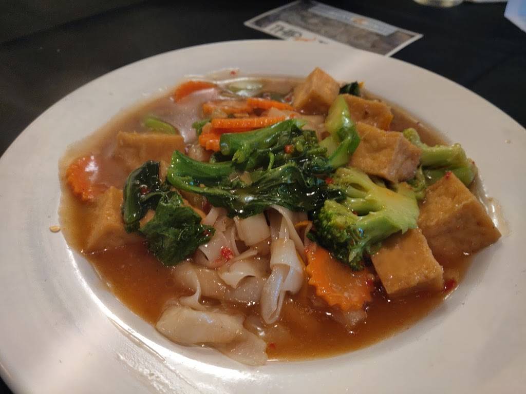 Thips Asian Bistro | restaurant | 807 E Walnut St, Columbia, MO 65201, USA | 5734425011 OR +1 573-442-5011