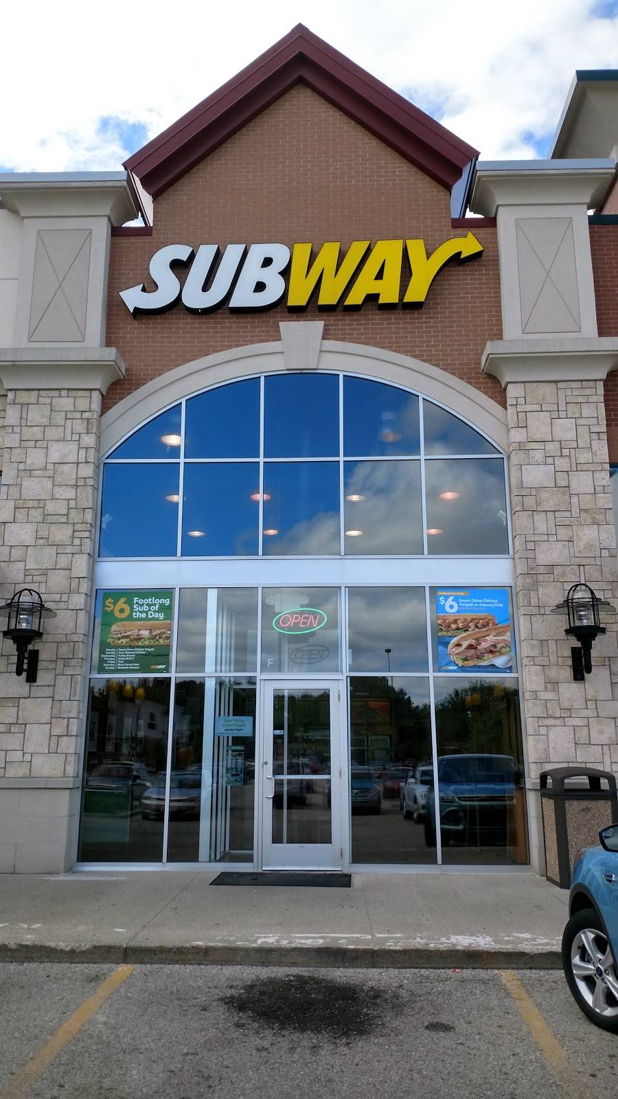 Subway | restaurant | 2500 E Beltline Ave SE, Grand Rapids, MI 49546, USA | 6164649240 OR +1 616-464-9240