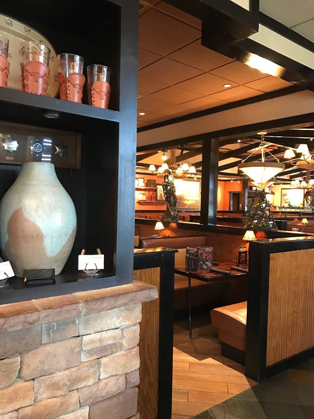 LongHorn Steakhouse | meal takeaway | 1299 Quintilio Dr, Bear, DE 19701, USA | 3028345729 OR +1 302-834-5729