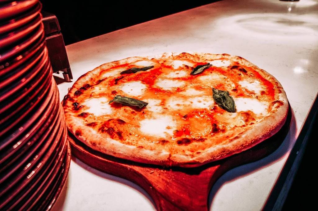 La Vecchia Restaurant Lakeshore | restaurant | 90 Marine Parade Dr, Etobicoke, ON M8V 4G1, Canada | 4162515999 OR +1 416-251-5999