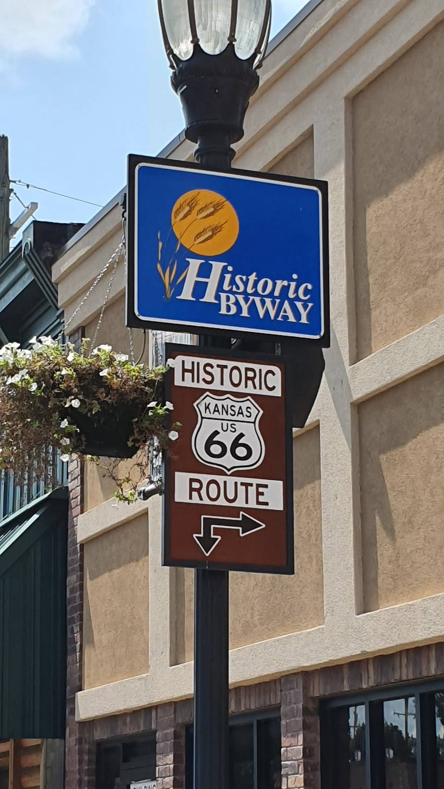 Streetcar Station LLC | restaurant | 515 S Main St #1219, Galena, KS 66739, USA | 6207835554 OR +1 620-783-5554